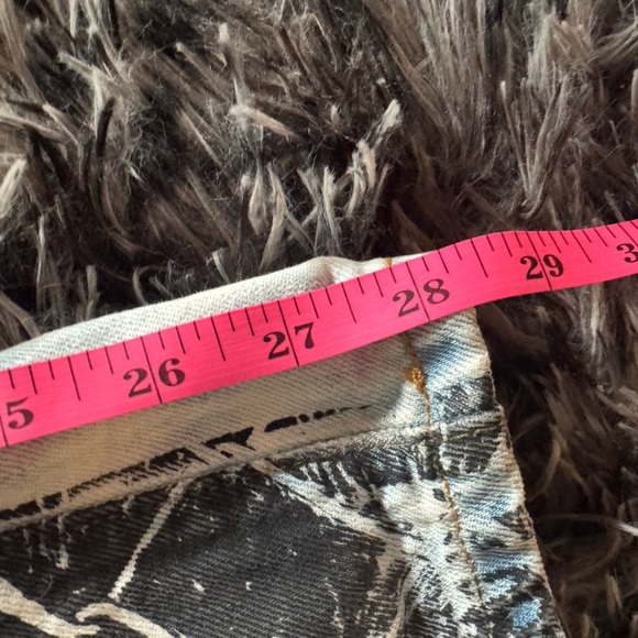 Levi’s Vintage 2004 Women’s Custom Bleached Painted 501’s Size 28​ - Picture 13 of 14